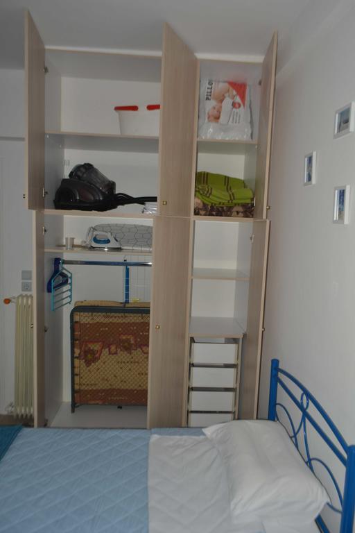Cosy Apartment Pinotsi Атина Екстериор снимка